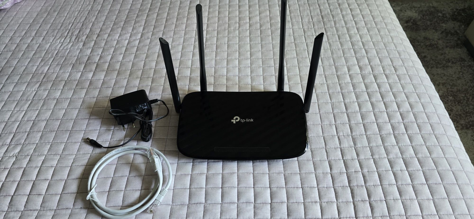 Безжичен рутер TP-Link Archer C6 AC1200, Dual band, 5xGbE, MU-MIMO