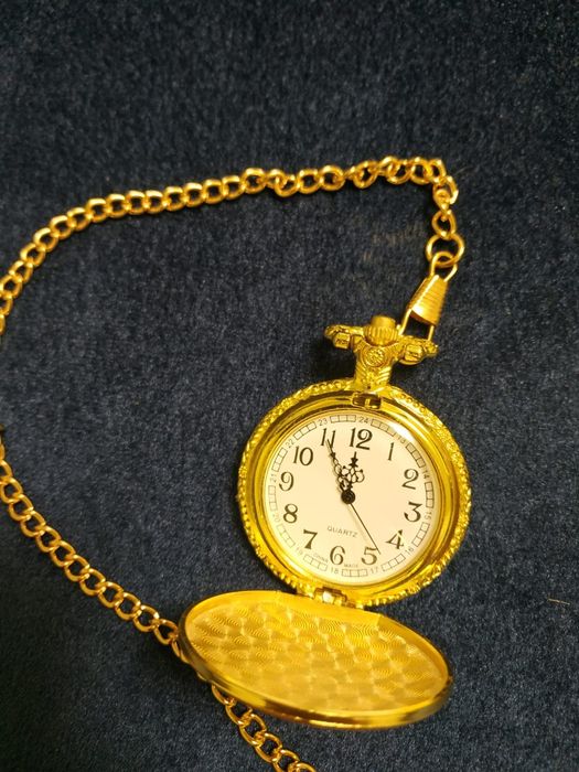 4 ceasuri noi BĂRBAT