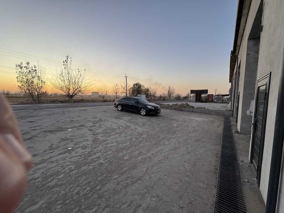 Ижарага йул устида дукон ё склад