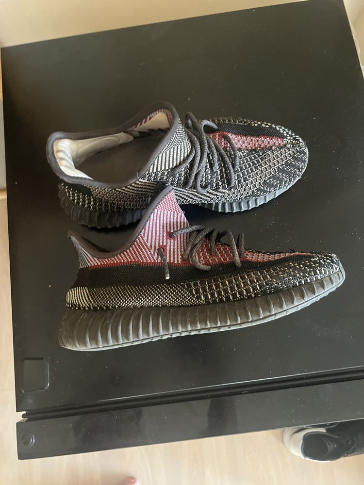 Yeezy yecheil reflective