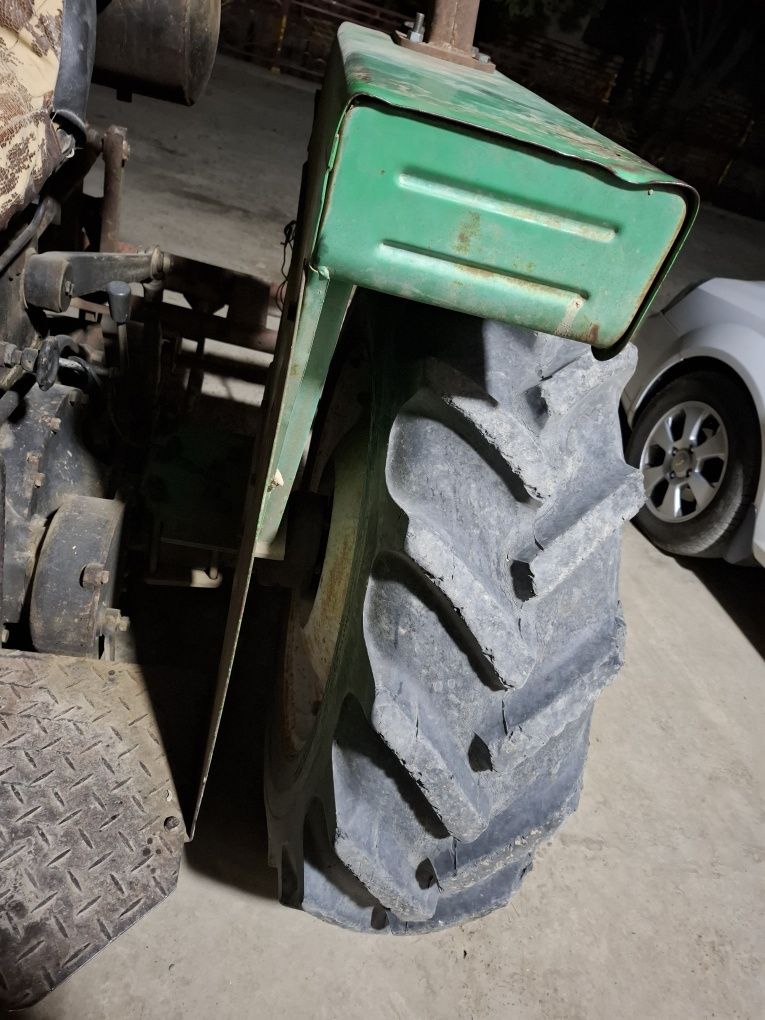 By 304-2 mini traktor sotuvda