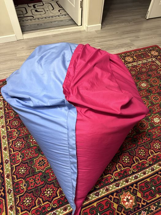 Продается биг бен подушка .