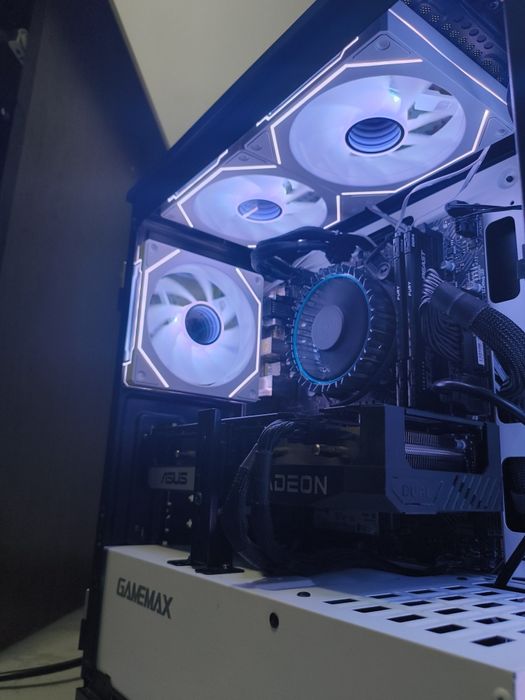 Calculator Gaming Vand sau Schimb.