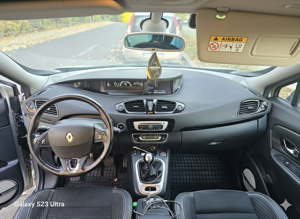 Renault Grand scenic ( BOSE)