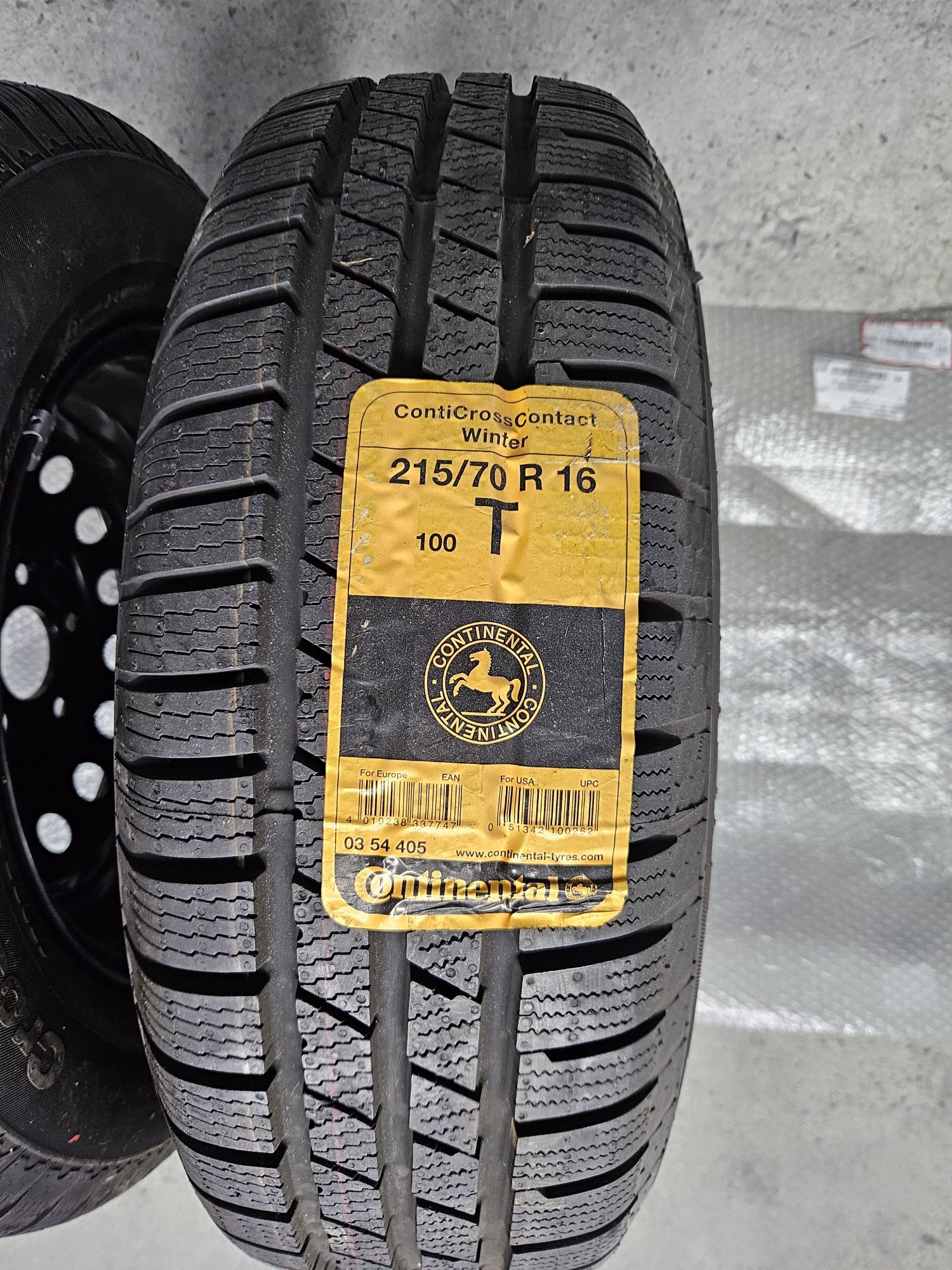 Continental Conti CrossContact Winter215/70/16