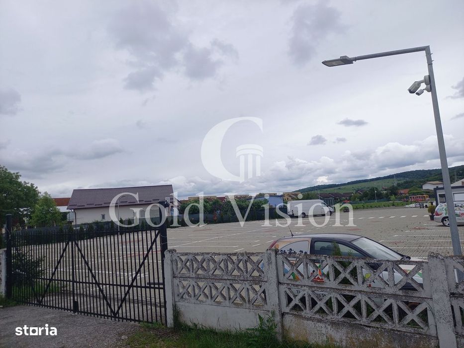 De vanzare teren intravilan suprafata  de 10.050 mp in Loc Targu Mures