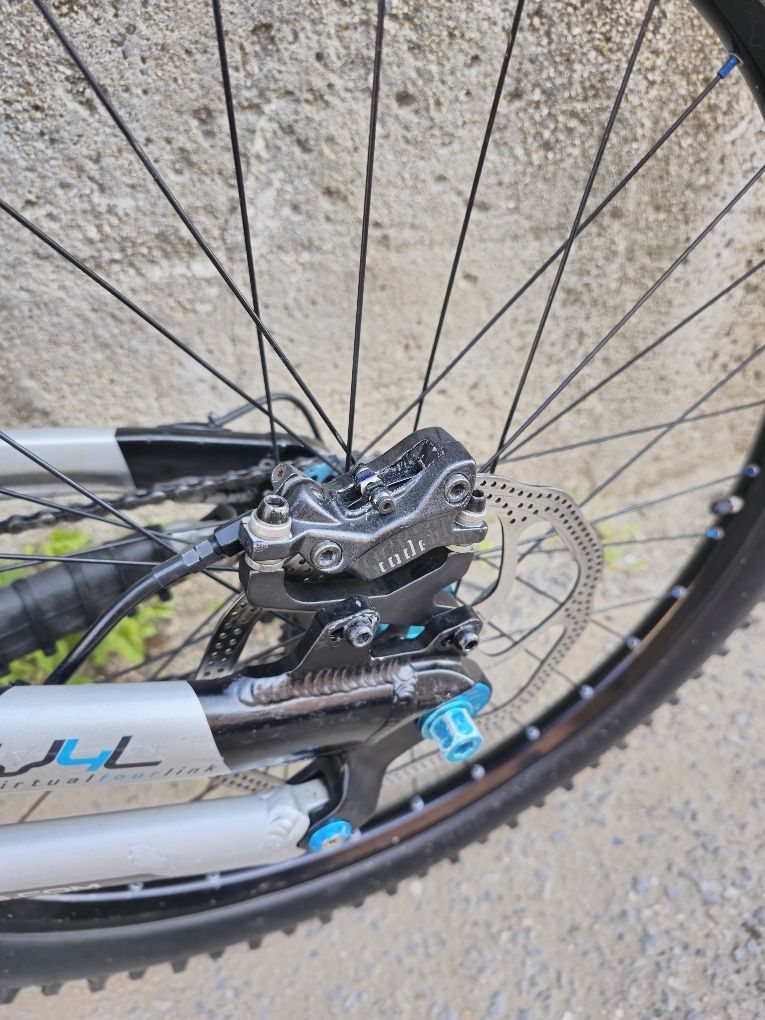 YT Tues Downhill 26 цола S-M размер Въздушна  Boxxer, Обслужен Готов