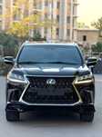 Lexus LX 570.