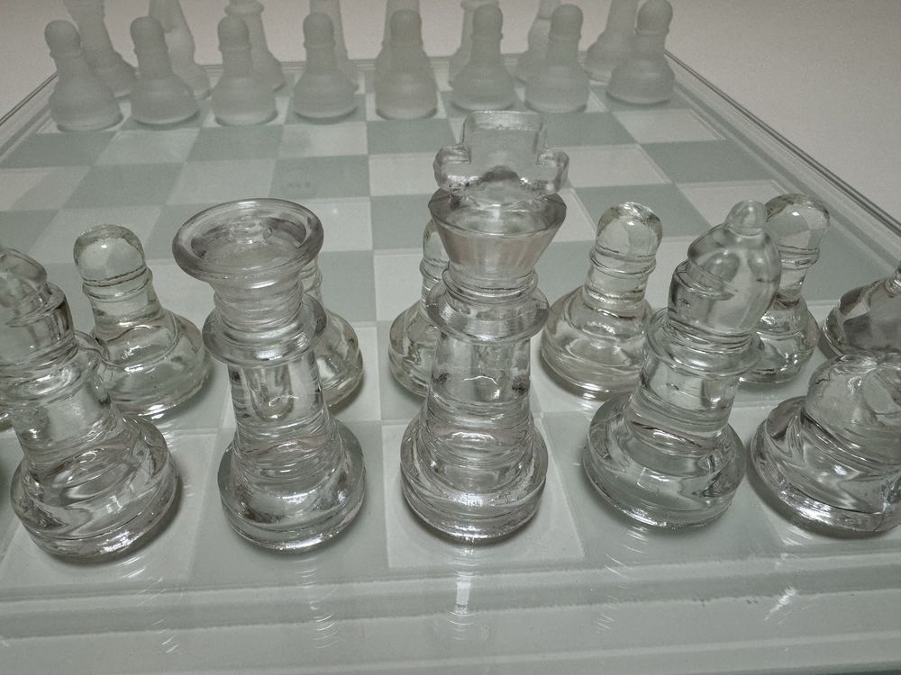 Стеклянные шахматы -35 см