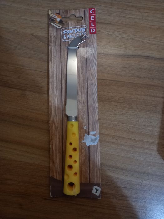Специален нож за сирене