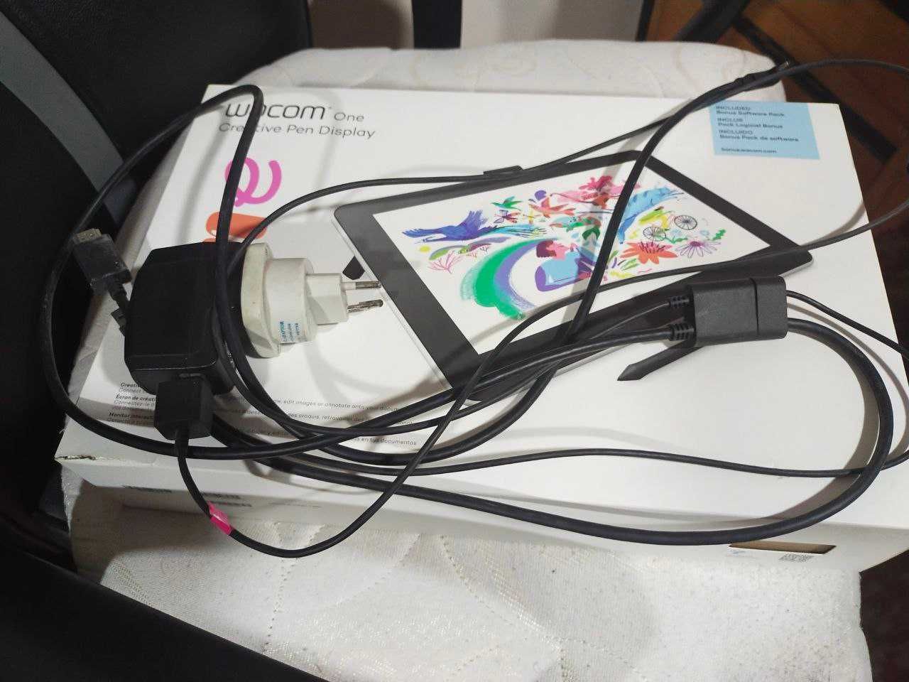 Wacom One HD Creative Pen Display - планшет для рисования