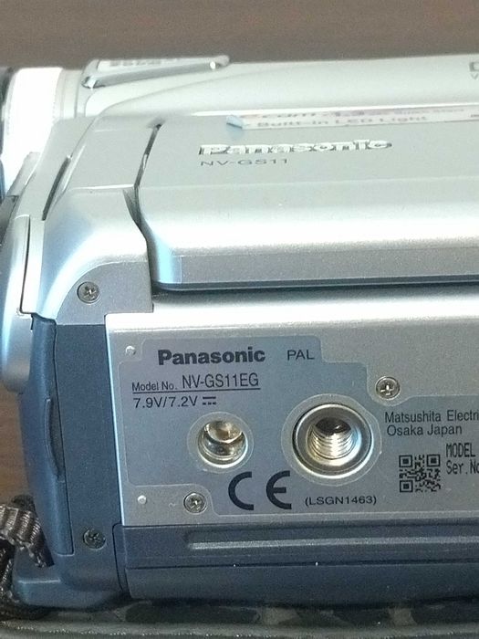 Продавам преносима камера Panasonic NV-GS11EG MiniDV