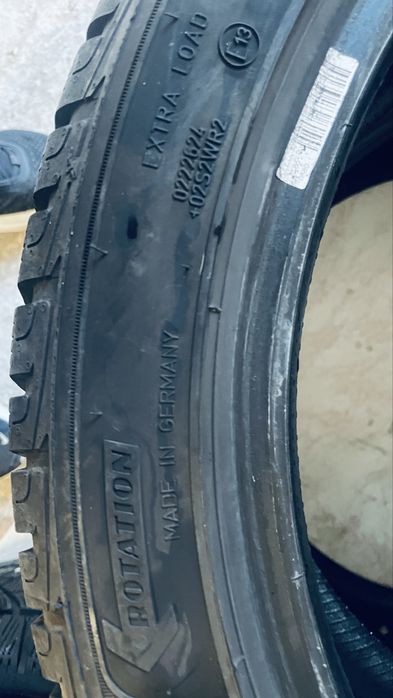 Гуми за Tesla model 3, 235 45 18