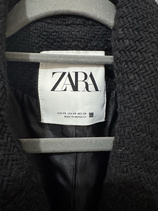 Черно палто Zara
