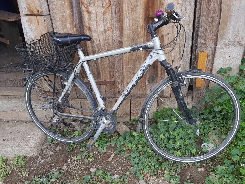 Vând 2 bicicletele