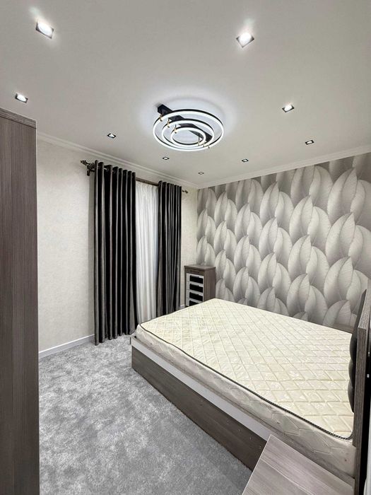 Максим Горький Новостройка 
3/3/4
Площадь: 80 м²