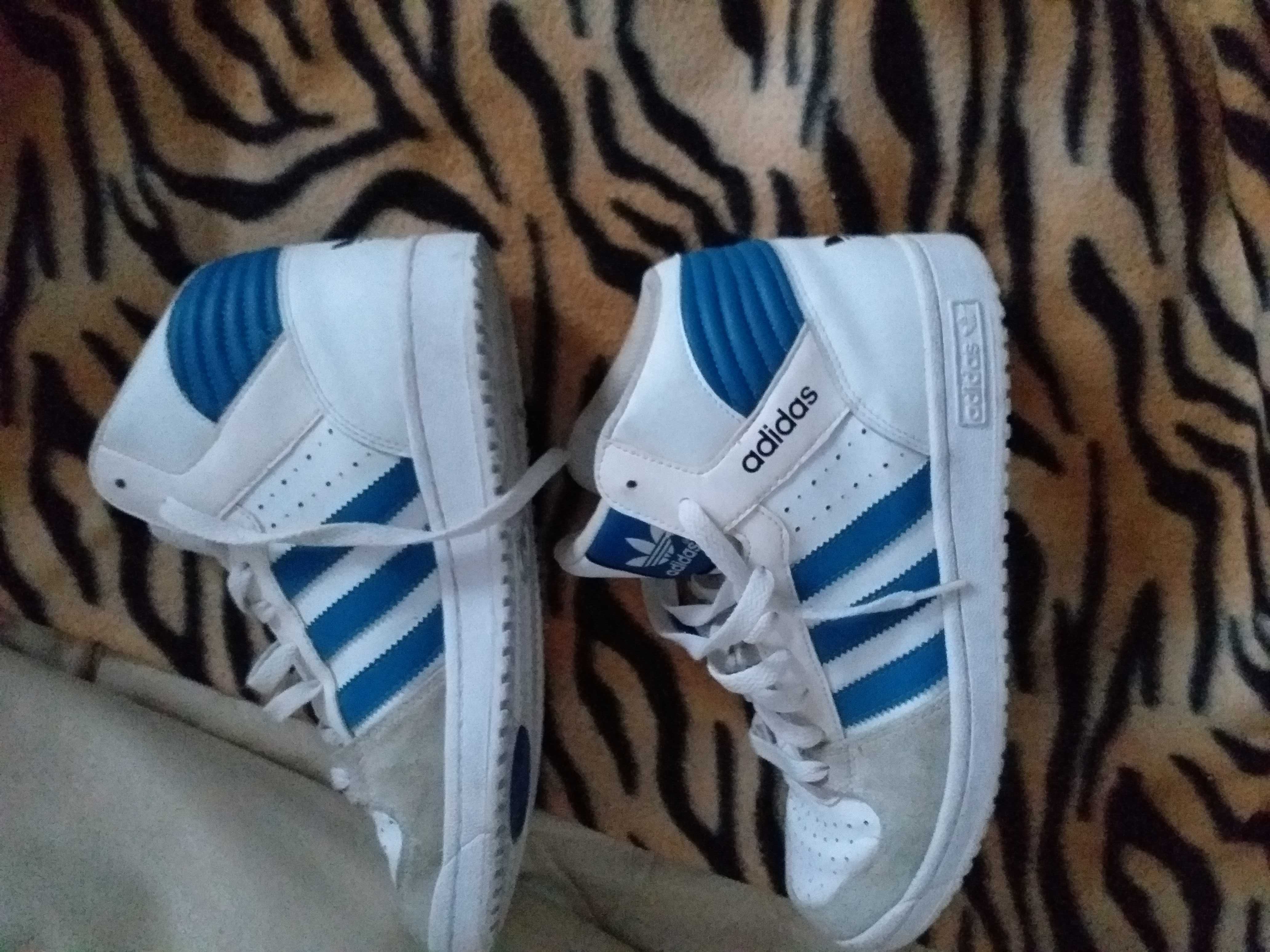 Gheata  marca Adidas , marime 43