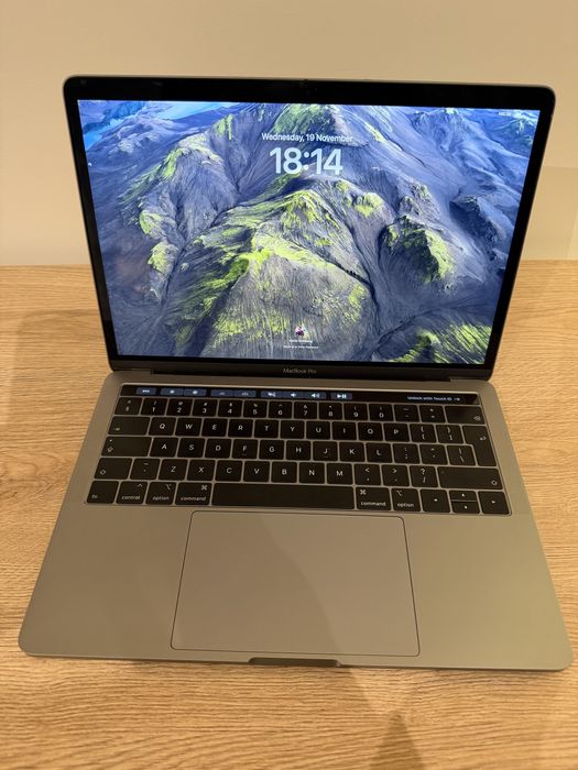 Apple MacBook Pro 13’ 2019 Touchbar i5 impecabil