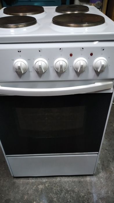 Продам эл.плиту полностью в рабочем состоянии.