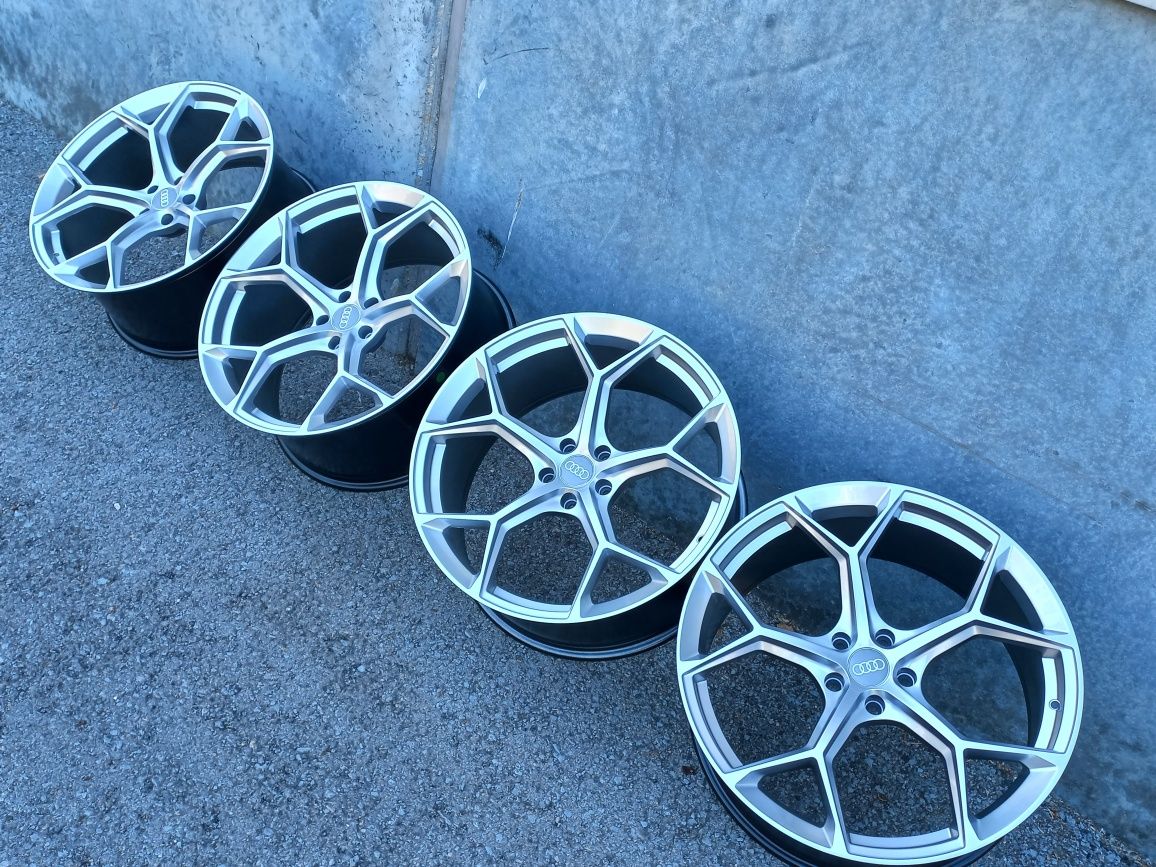 21.Audi RS.Line A6 A7 A8 Q5 Q7 Q8 RS6 RS7 S8 9.5J ET28 Чисто Нови

Нов