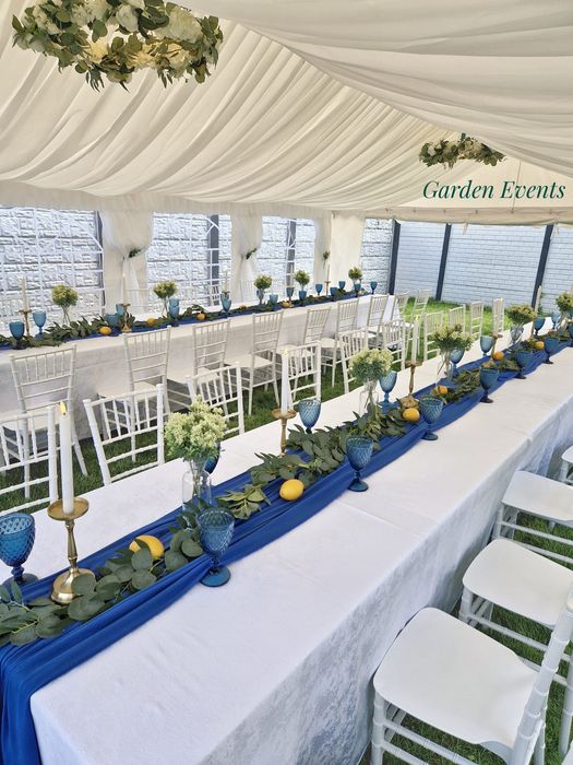 Umbrele de inchiriat mese cocktail mese scaune ghirlande luminoase