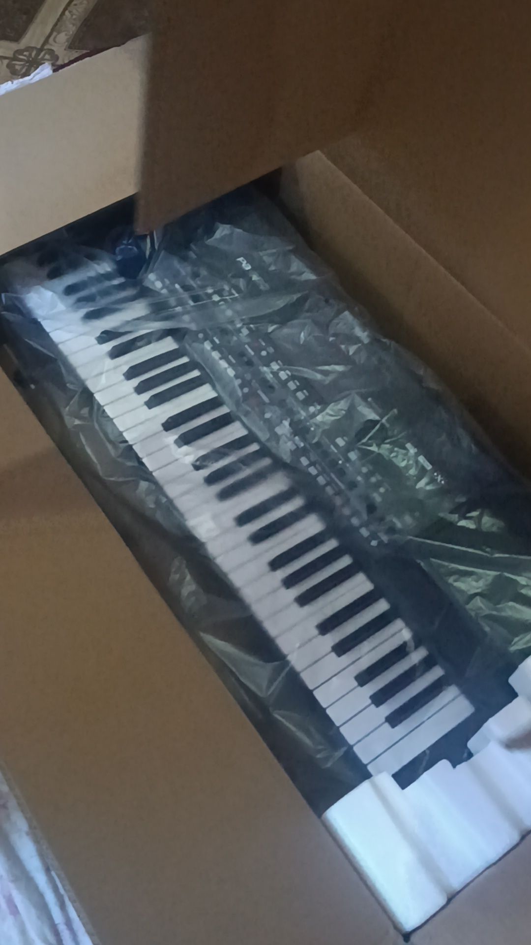 KORG pa 600 sotiladi!!!