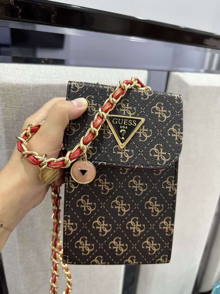 Мини чанта Guess