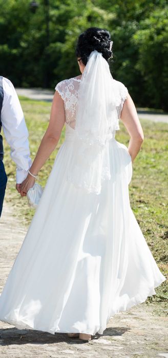 Rochie mireasa culoare ivory