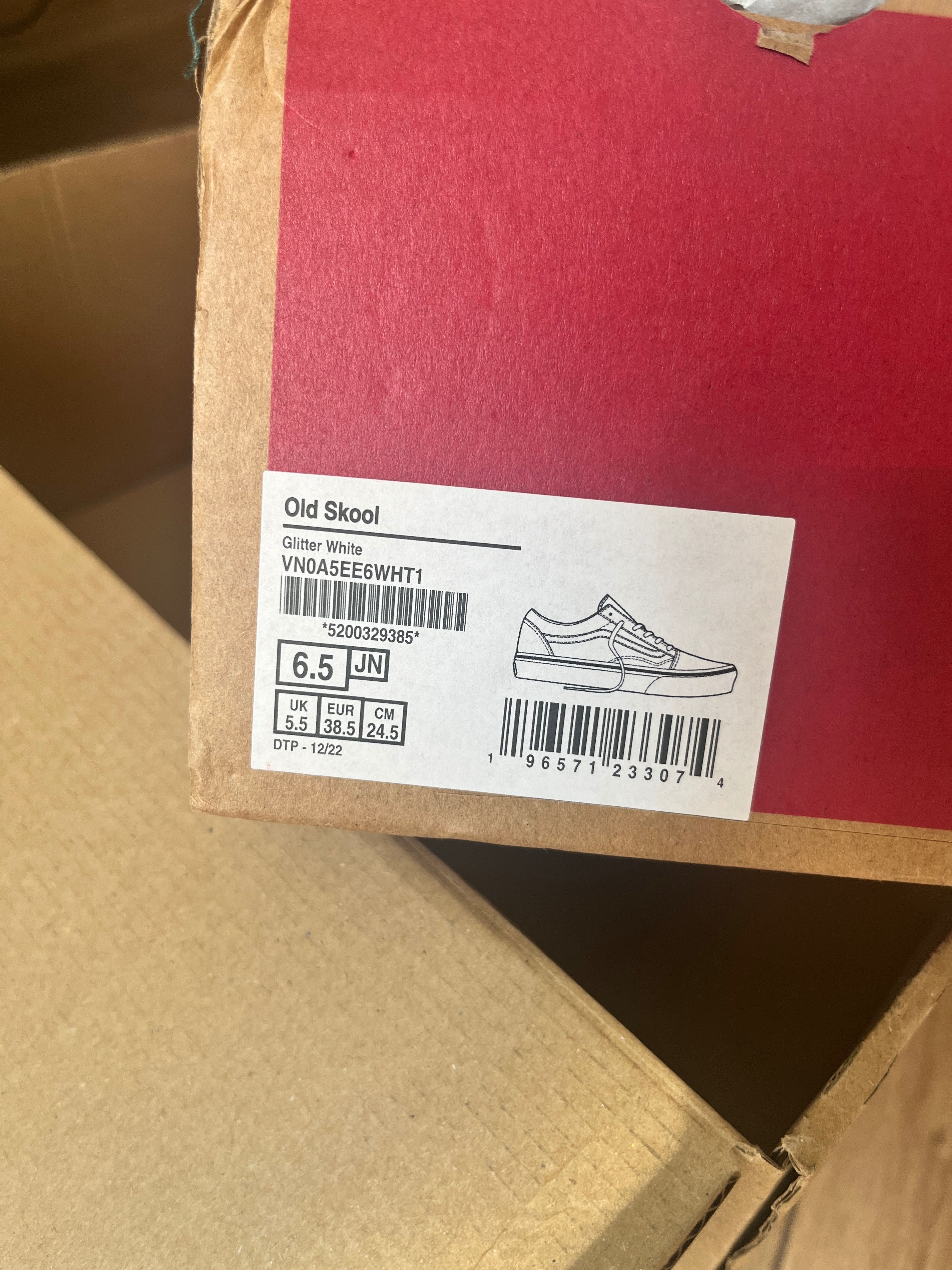 Нови бели кецове Vans 38.5