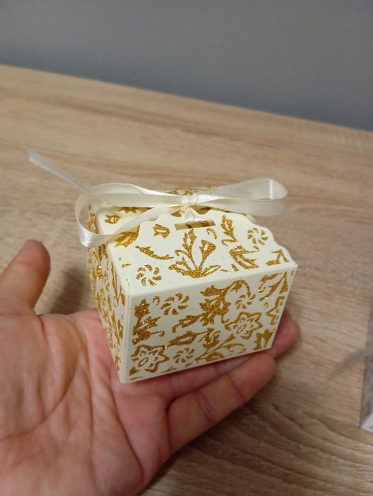 Тойбастар бонбоньерки