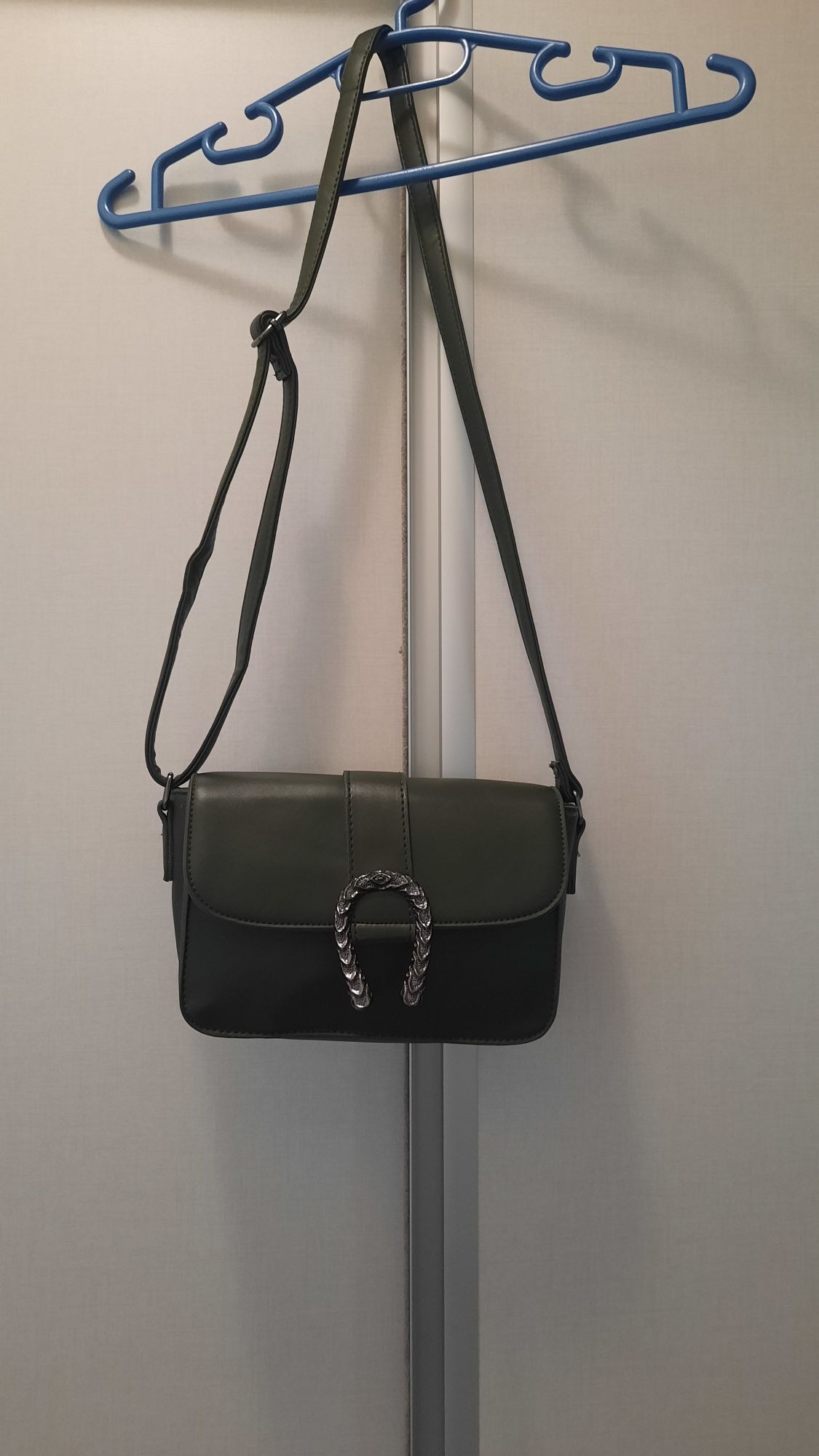 Дамска  тъмнозелена чанта