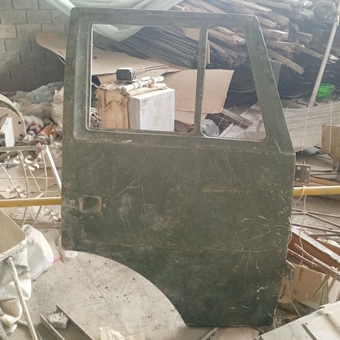 КамАЗ кабинасининг унг эшиги сотилади