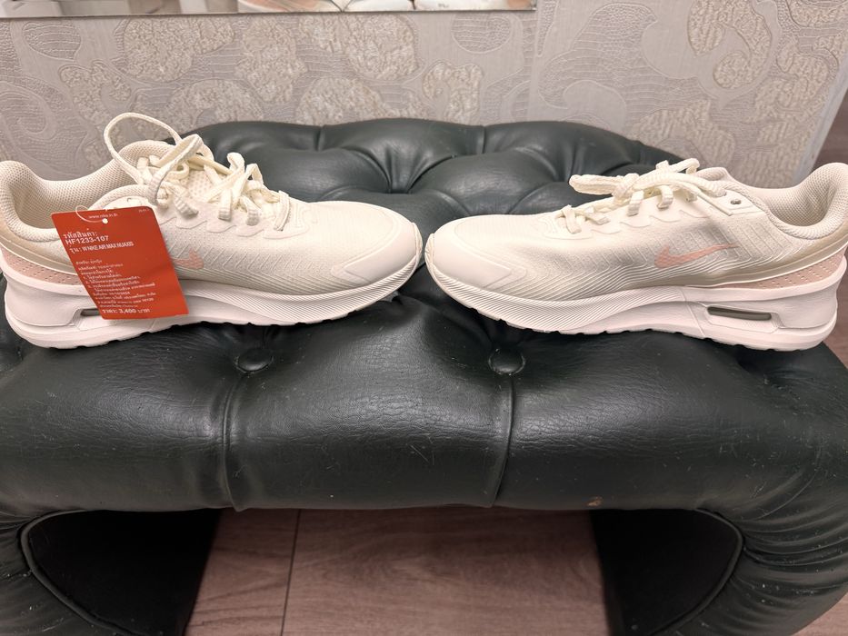 Продам кроссовки Nike оригинал