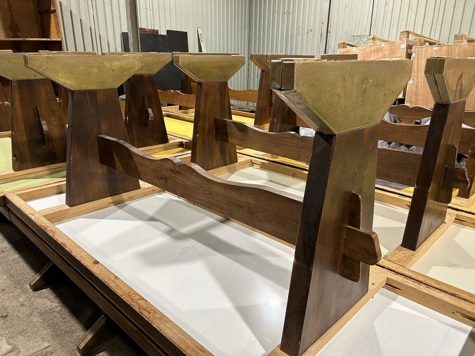 Vand 22 mese din lemn masiv