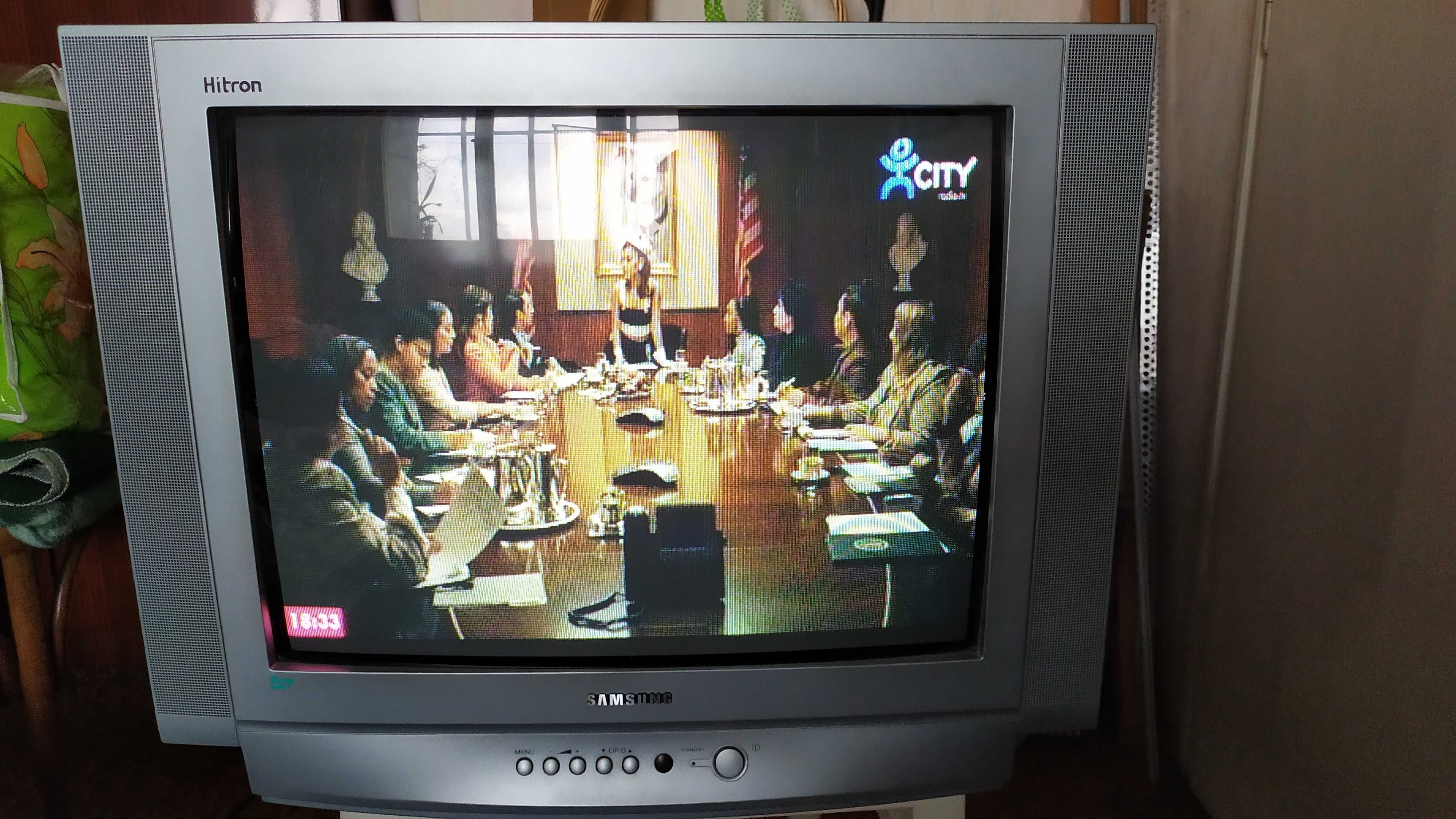 Работещ оригинален Корейски телевизор "Самсунг" голям с дистанционно