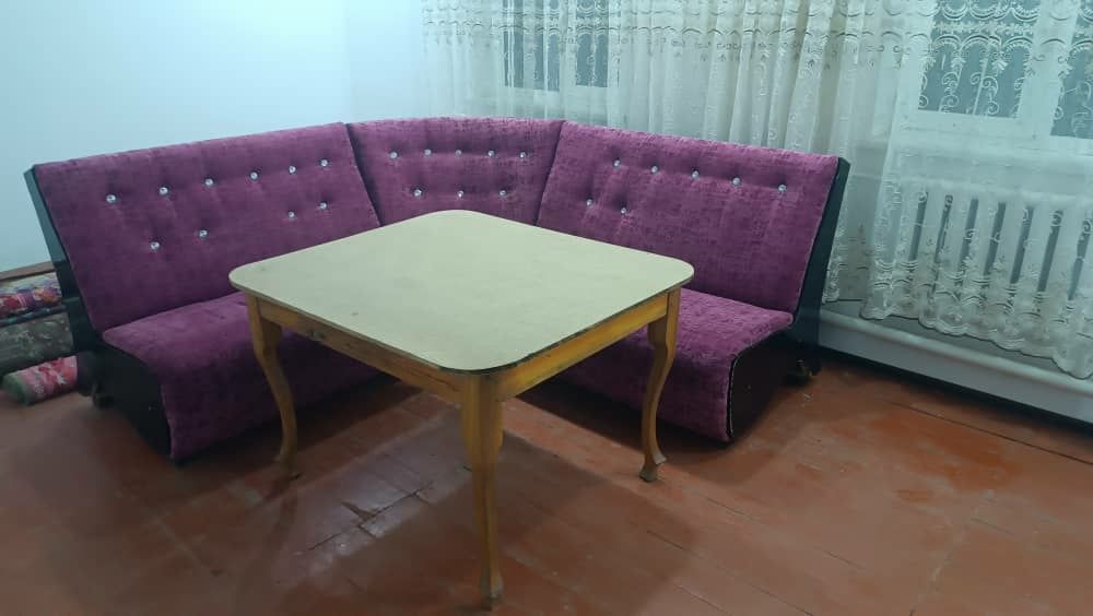 Уголок мебель сатылады.