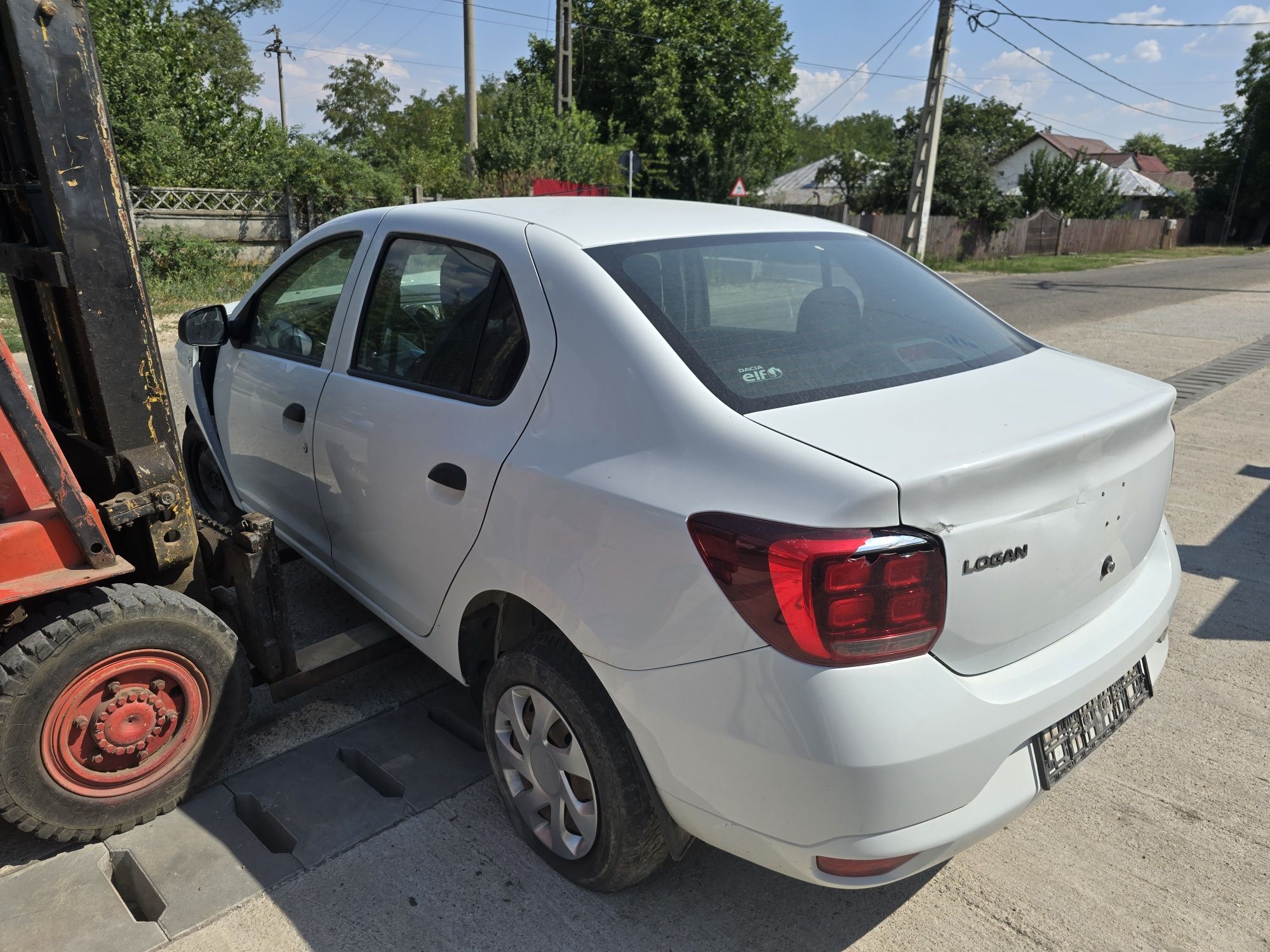 Dezmembrez Logan 0.9 tce 2019 alb