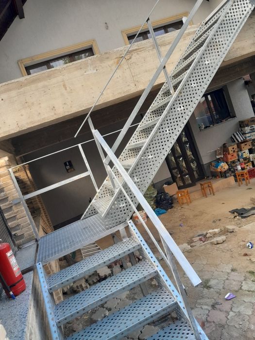 Scări metalice galvanizate la orice demisiune asiguram transport ori u