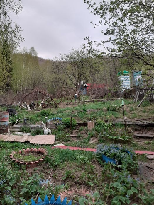 Продам земельный участок с 2х эт 4х комн. домиком