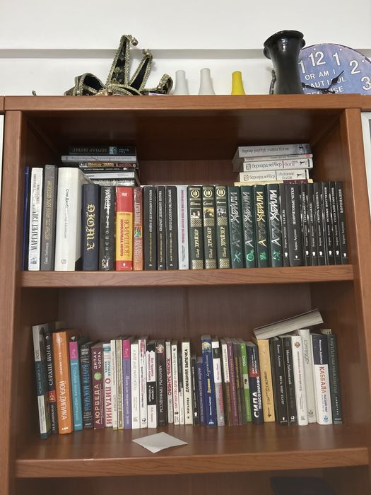 Продаю книги, Научно- популярные, зарубежные детективы и психология.