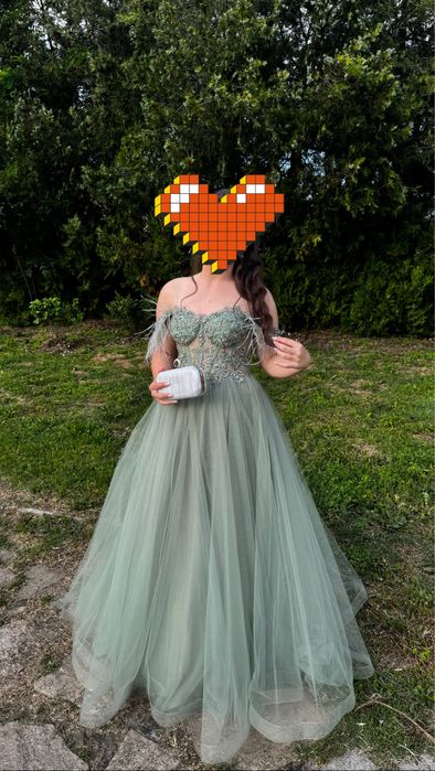 Красива бална рокля