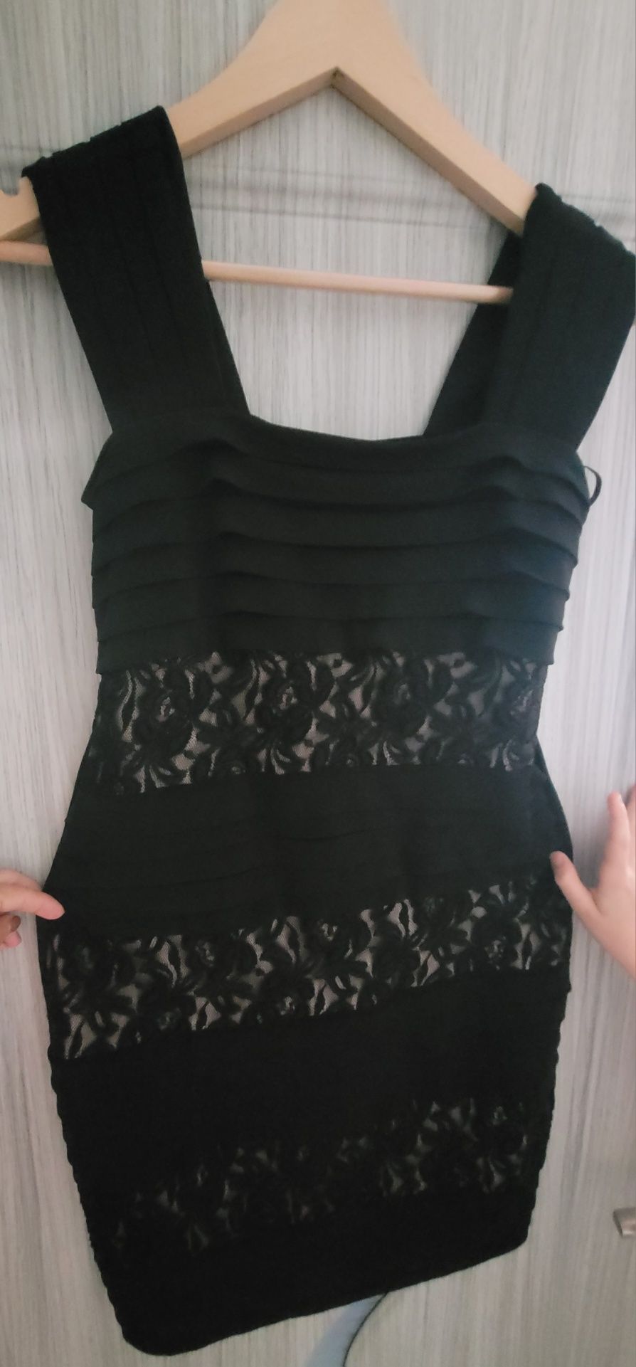 Rochie eleganta, de ocazie, material foarte comod, la pret special
