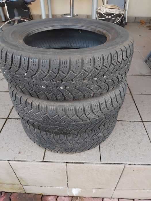 Cauciucuri iarna Bridgestone 225/45/18,si 195/65/15 Kama