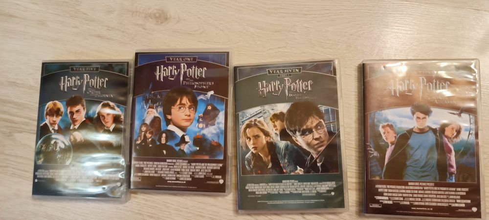 Ди ви ди дискове с филмите на Хари Потър