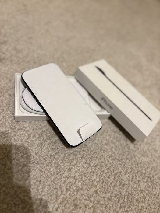 Vand iPhone 17 Air nou Black 256 gb ,neverlocked , NOU 10/10