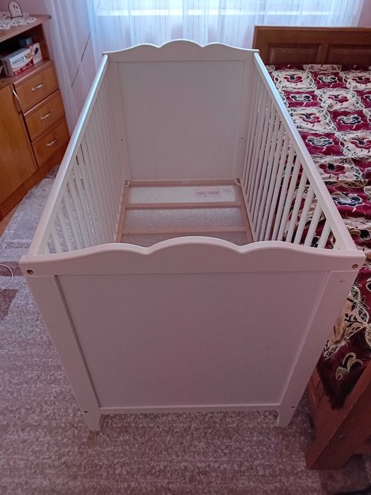 Patut copii confectionat din lemn fag foarte putin folosit stare nou.