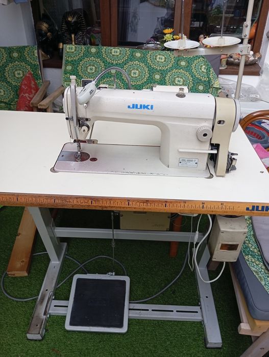 Vând mașină de cusut liniara industrială la 220