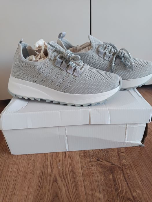 Нови маратонки, поръчани от Трендиол