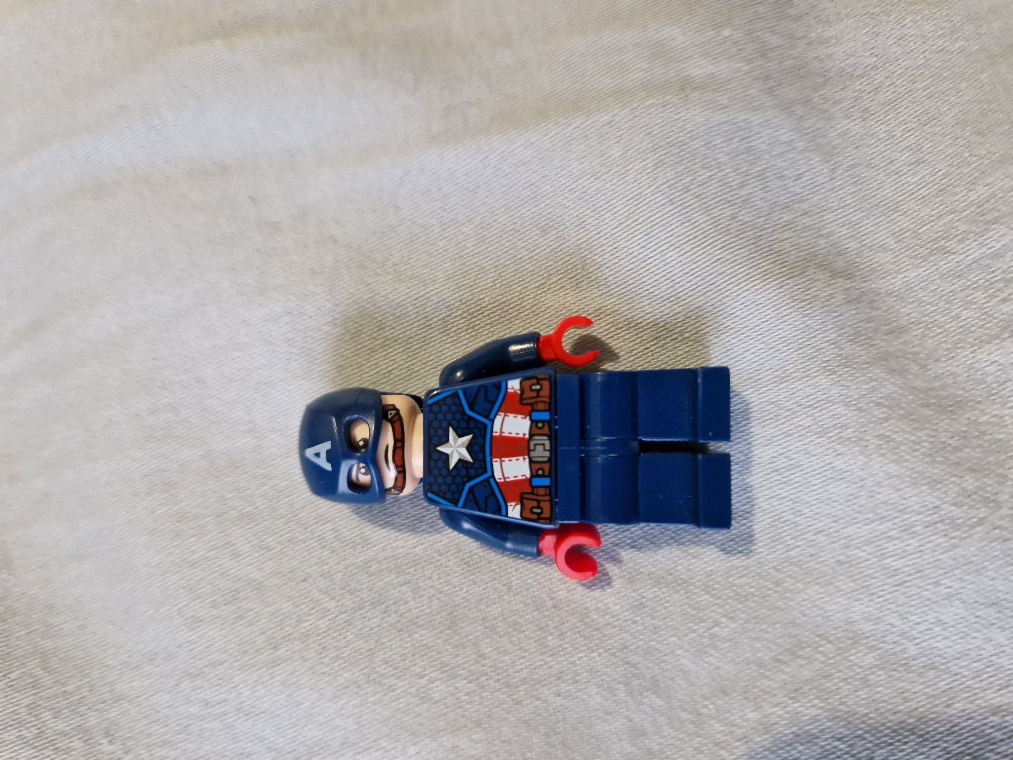 Lego Marvel Armura lui Captain America