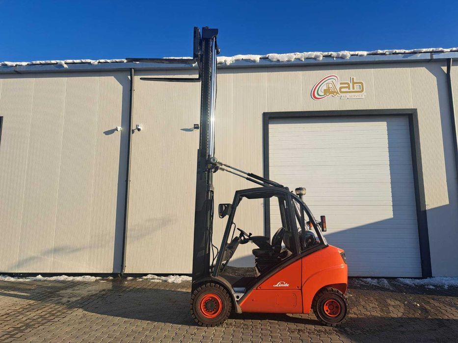 Мотокар Linde H30 - от АБ Сервиз мотокари, газокари, електрокари